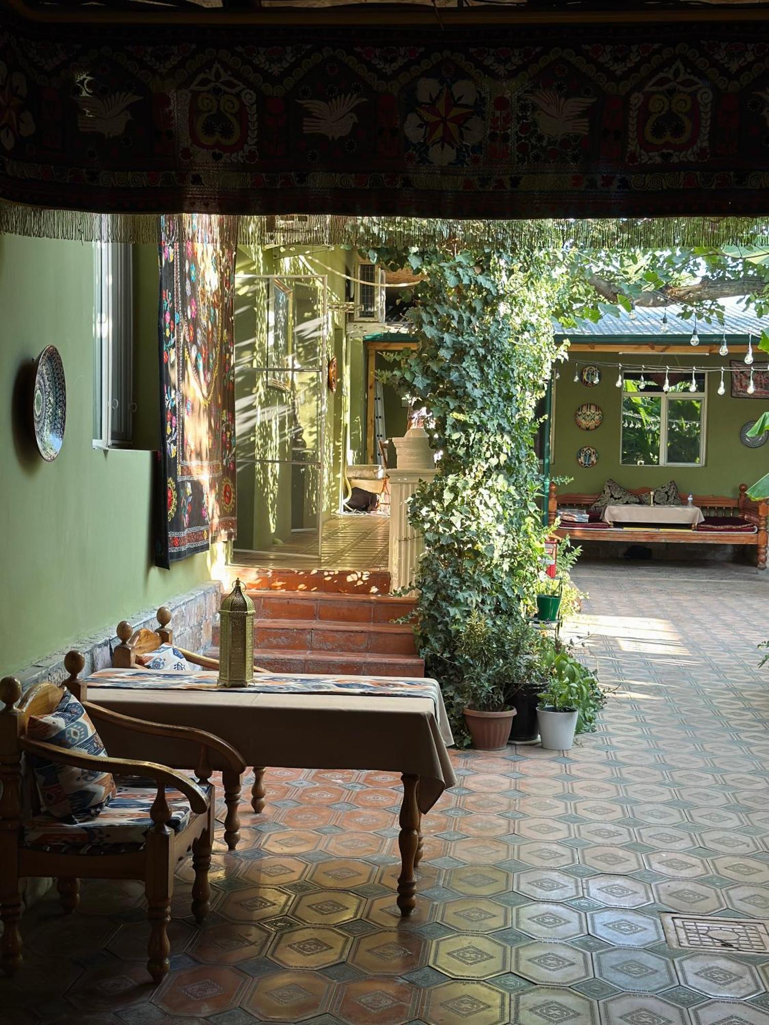 Green Yard Boutique Guesthouse Tasjkent Eksteriør bilde